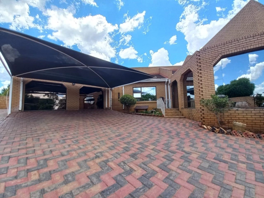 4 Bedroom Property for Sale in Ficksburg Free State